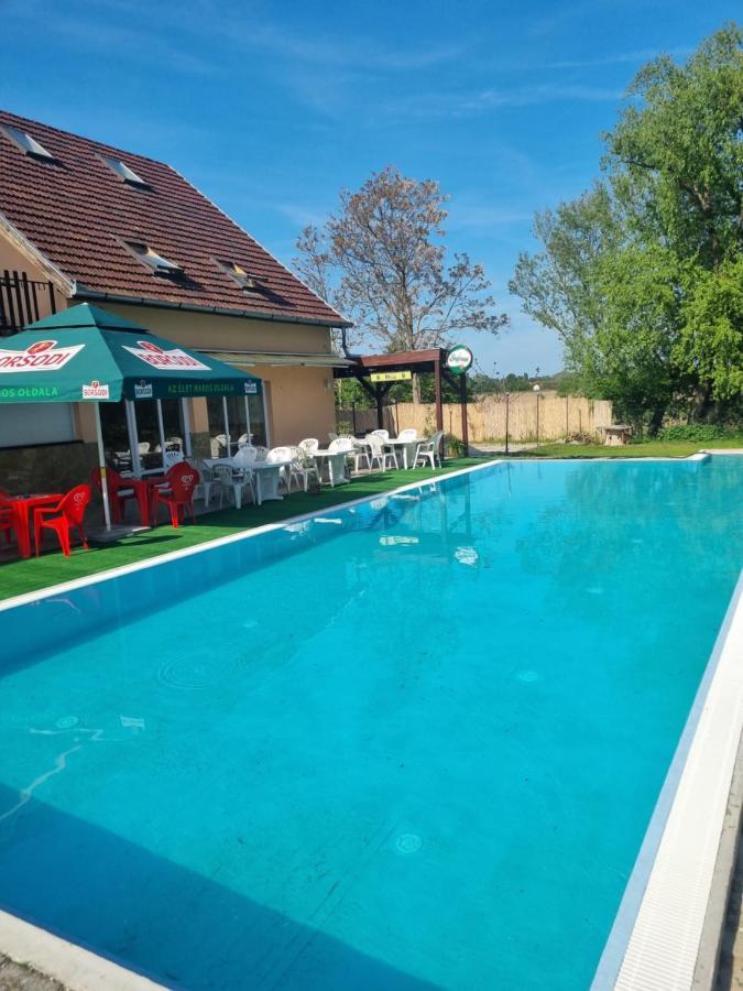 Beach Taban Vendeghaz Balatonlelle Buitenkant foto