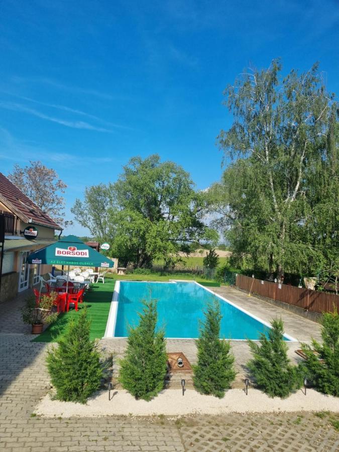 Beach Taban Vendeghaz Balatonlelle Buitenkant foto